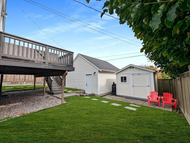 Building Photo - Elegant 3-Bedroom Home with Exceptional Craftsmanship in West Seattle