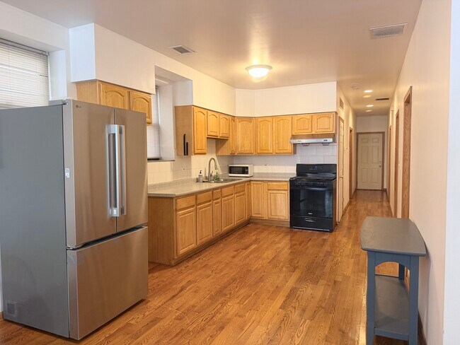 Building Photo - 2738 S Princeton Ave