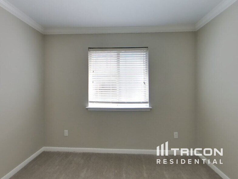 Building Photo - 21478 Olympic Forest Dr
