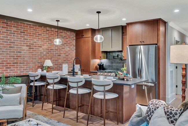 Building Photo - 1701 Portland Ave