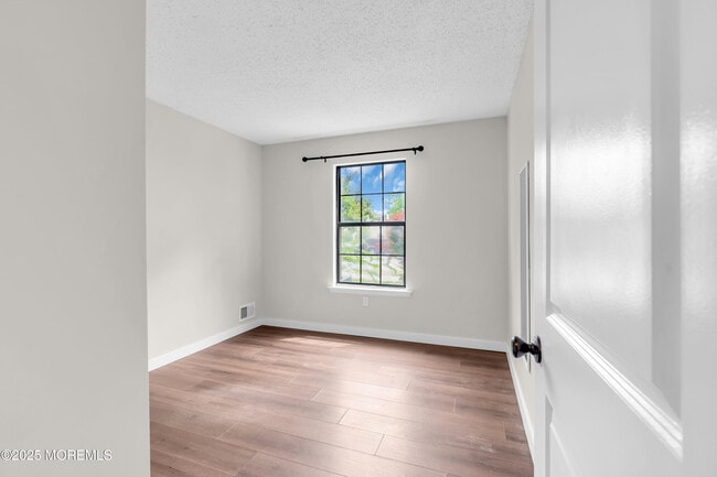 Building Photo - 403 Sage Ct