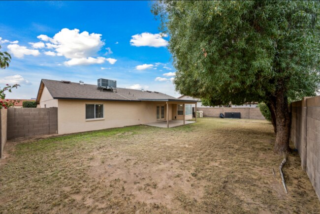 Building Photo - 3Bed/2Bath House at Thunderbird/59th Ave! Ready for Immediate Move-In! – RV GATE!