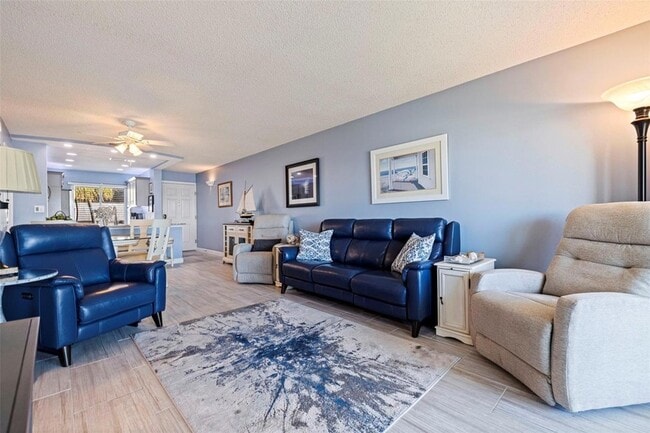 Building Photo - 6365 Bahia Del Mar Blvd S