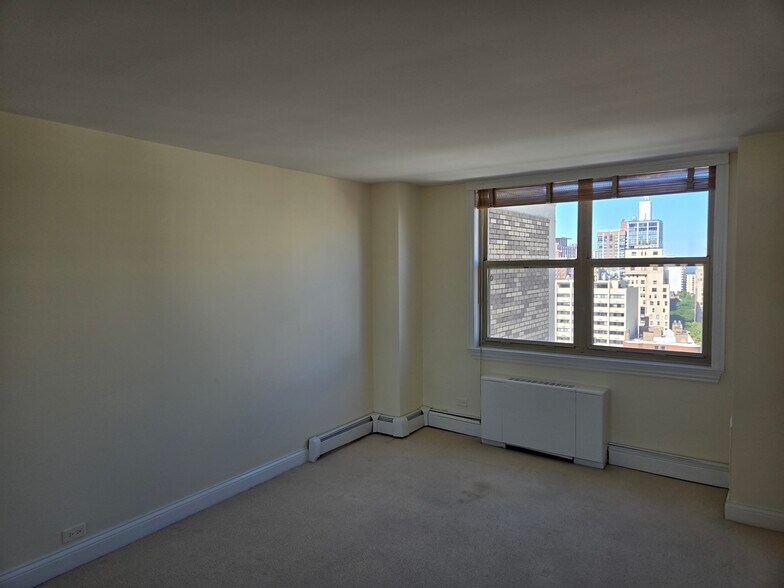 Building Photo - 40 E Cedar St