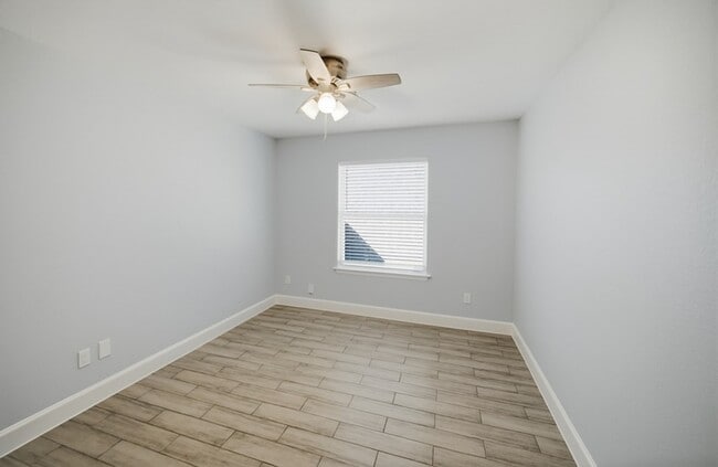 Building Photo - 3116 Creek Bank Ln