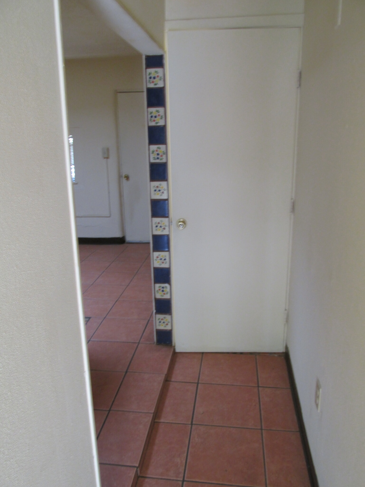 Building Photo - 3815 E Yandell Dr