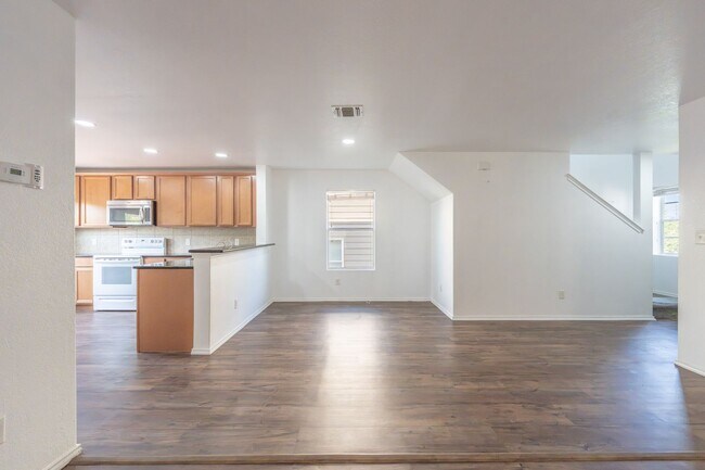 Building Photo - 11326 Fine Design
