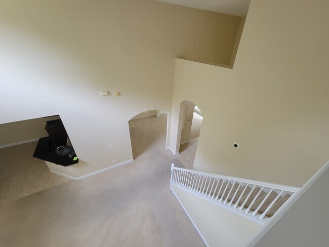 Building Photo - 2819 Roseglen Way