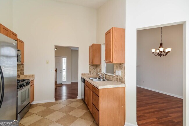 Building Photo - 2770 Lake Park Ridge W