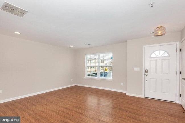 Building Photo - 6515 Dundee Dr