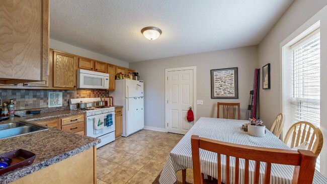 Building Photo - 620 2nd Ave NW