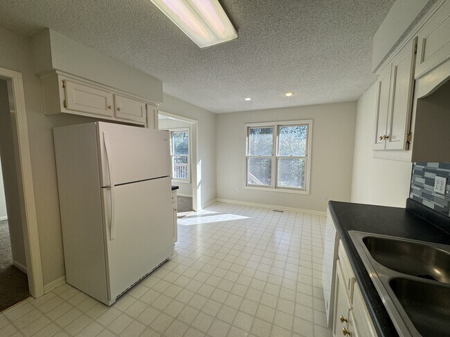 Building Photo - 508 W Clark St