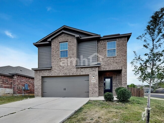 Building Photo - 1102 Treeta Trail