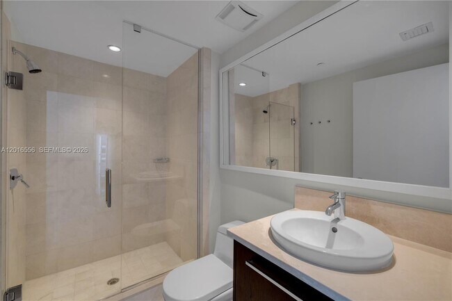 Building Photo - 17121 Collins Ave