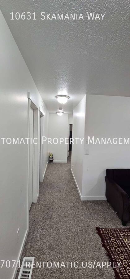 Building Photo - 10631 Skamania Wy
