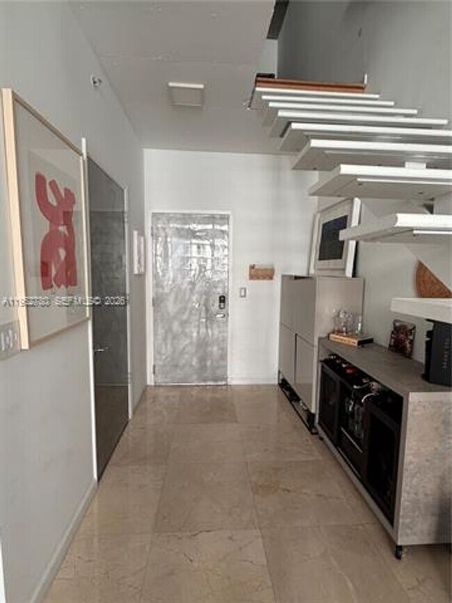 Building Photo - 690 SW 1st Ct