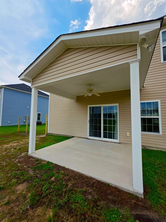 Building Photo - 4 BD in Stateside