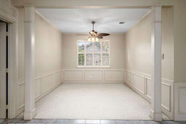 Building Photo - 14151 Buckingham Ln