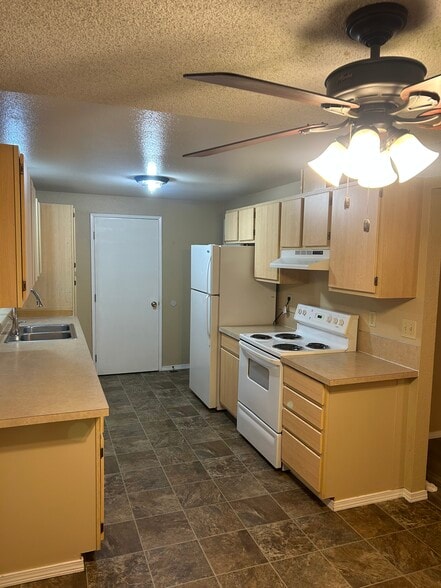 Building Photo - 9405 72nd Ave E