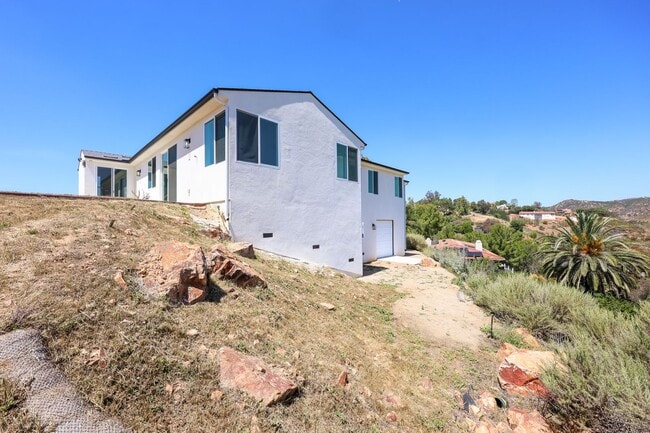 Building Photo - 4 Bedroom VIEW Home in Escondido built in 2023