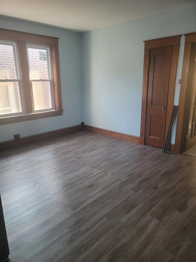 Living Room - 5857 S Kingshighway Blvd