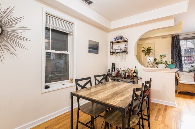 Building Photo - 1249 N Cleaver St