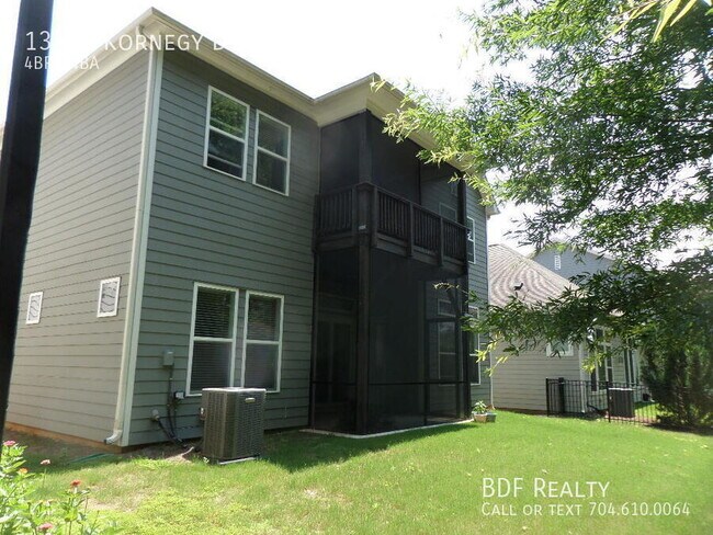 Building Photo - 13113 Kornegy Dr
