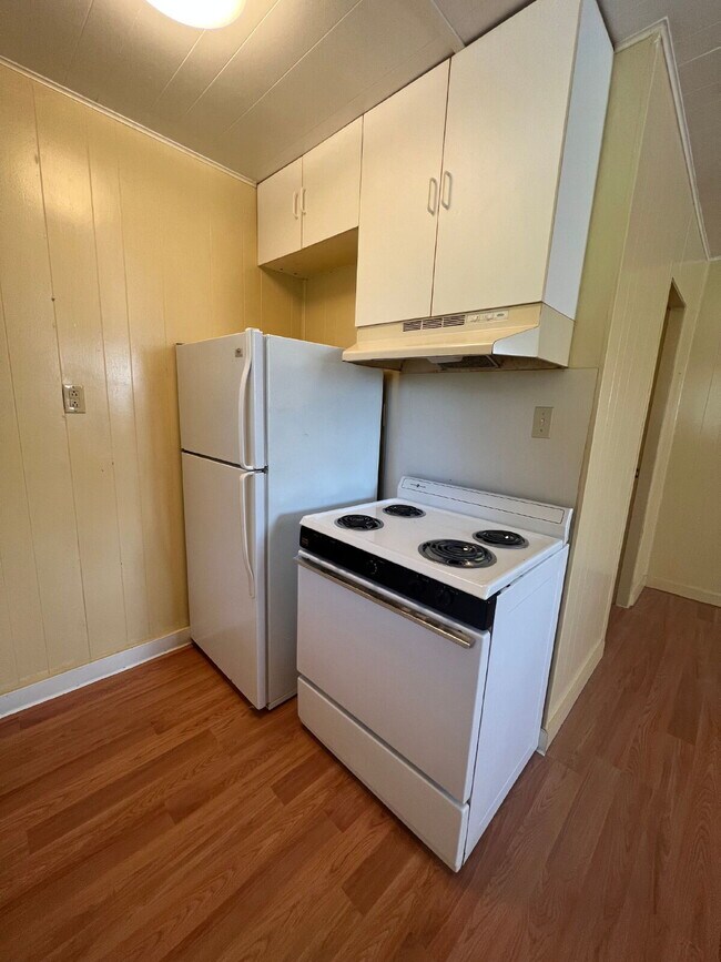 Building Photo - "Charming 1-Bedroom Retreat in Forsyth - Perfect for Cozy Living!"