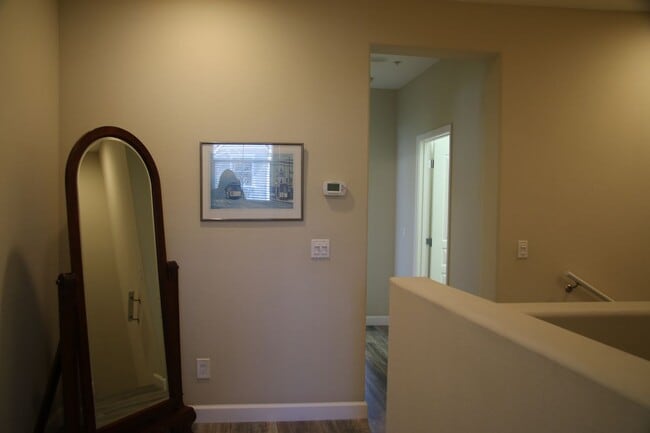 Building Photo - 3591 Sacramento Dr
