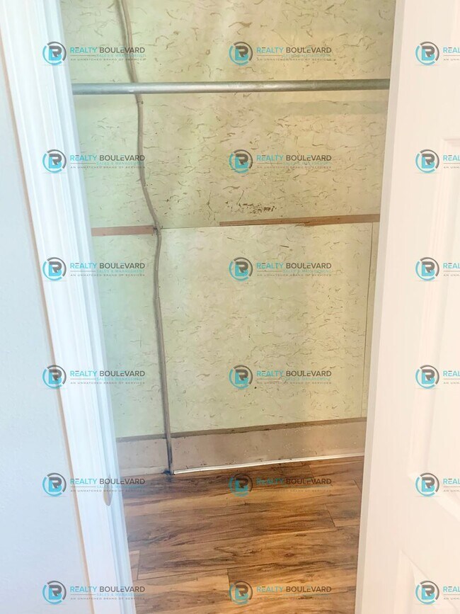 Building Photo - 1/2 Month Free!! 1 Bedroom 1 Bath - Cozy & Convenient Living close to UNR, Downtown Reno and Free...