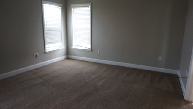 Building Photo - Luxury in Lakeland, GA