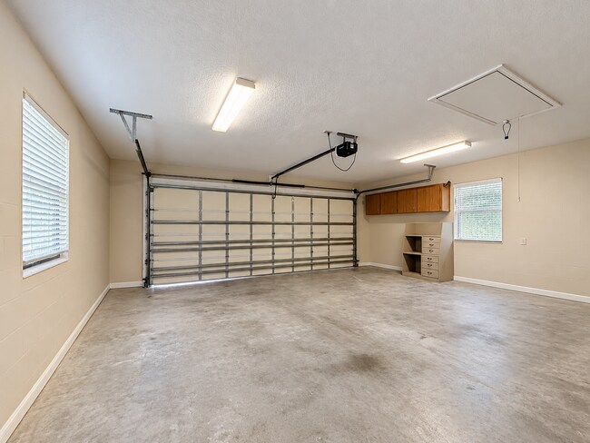 Building Photo - 2720 Crystal Beach Rd