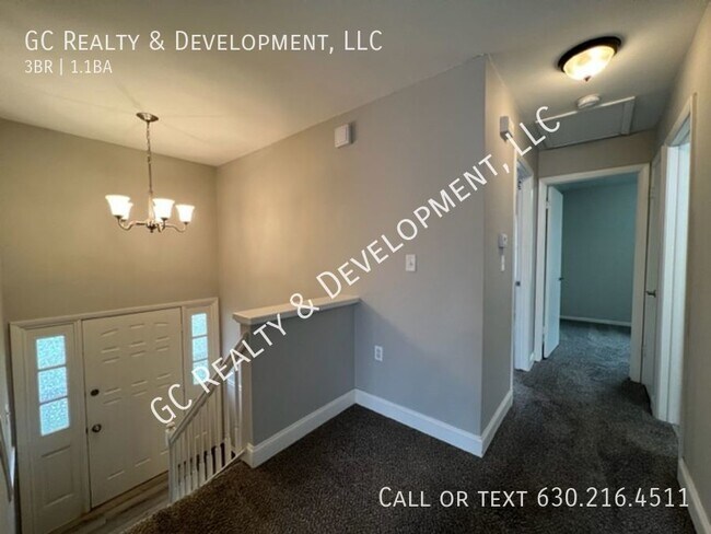 Building Photo - ***BOLINGBROOK LOCATION / 3 BDRM / FINISHE...