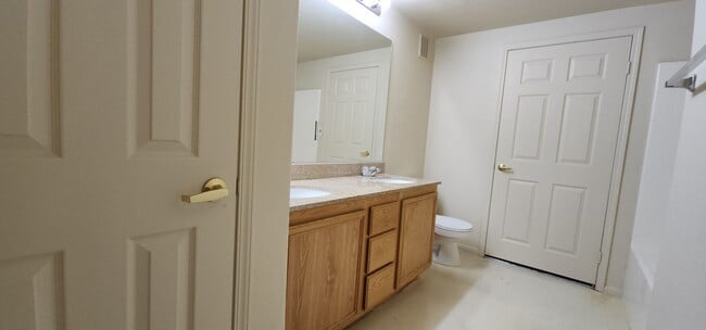 Building Photo - Fantastic 2Bed/2Bath Condo in Southwest Area