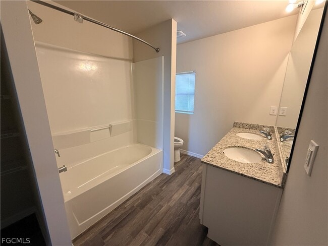 Building Photo - 324 NW 3rd Ln