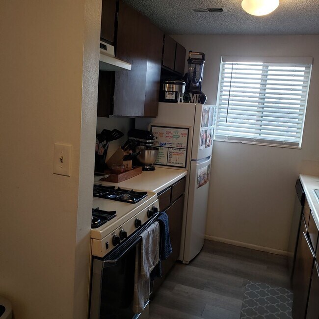 Building Photo - 1B/1B Pet Friendly Apartment South of BYU