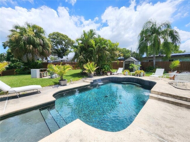 Building Photo - 11645 Oxford St