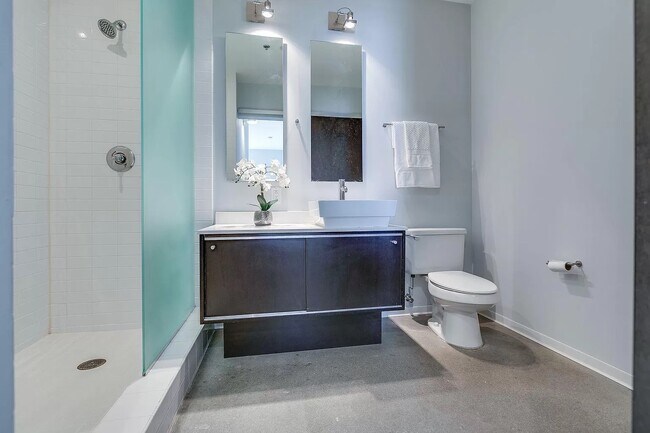 Building Photo - 2115 Yeaman Pl