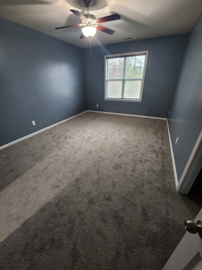 Building Photo - 145 Waterstone Ln