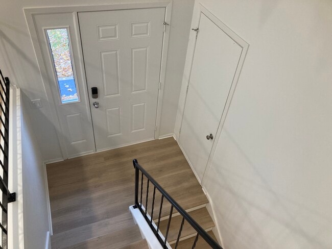 Building Photo - 431 N Thompson Rd