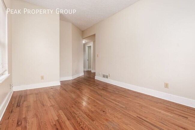 Building Photo - 1369-1371 Summit Street-1371 Summit Street