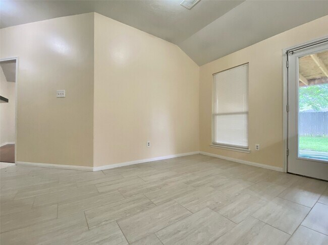 Building Photo - 20334 Linden Tree Dr