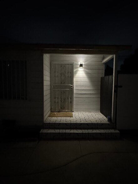 Building Photo - 6831 Hollenbeck St