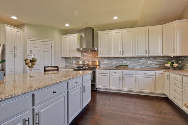 Building Photo - 8 Turnbury Ct