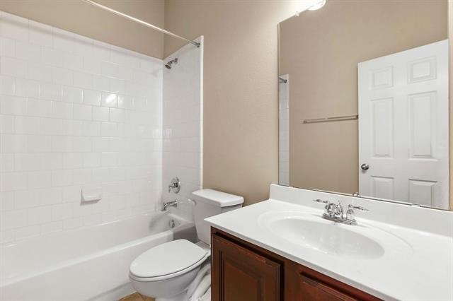 Building Photo - 5121 Blackwood Dr