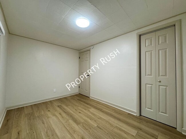 Building Photo - 975 Beason Dr