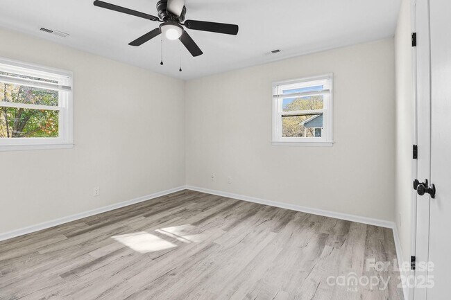 Building Photo - 7605 Bramblewood Dr