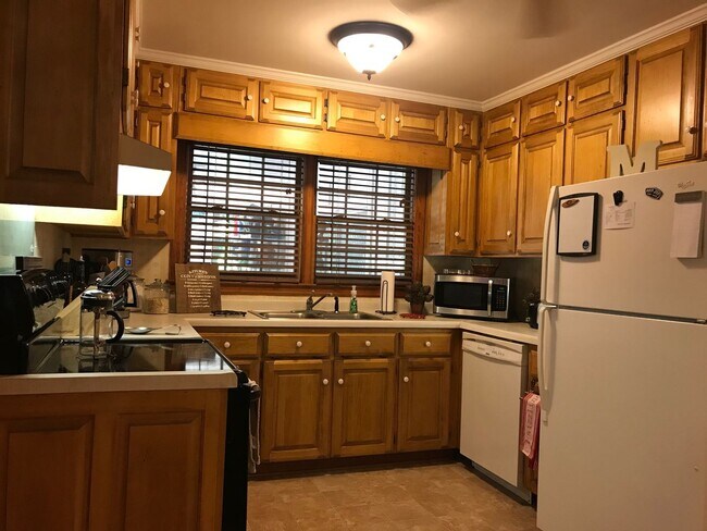Building Photo - Charming 3BR Home Near Normaltown with Covered Porch & Hardwood Floors