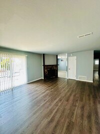 Building Photo - 1141 Park Ave