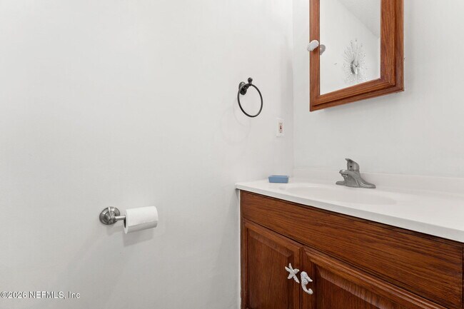 Building Photo - 4212 Pointe Haven Dr N
